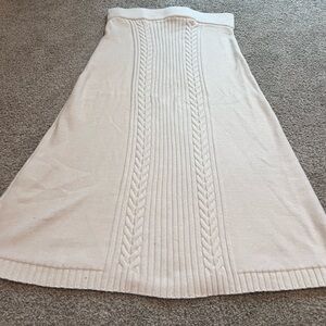 Cyrus Large Ivory Knit Sweater Skirt